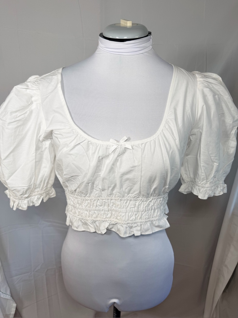 Moon River White Puff Sleeve Crop Top with Smocked Waist